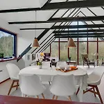 아파트 2 Bedroom Lovely In *